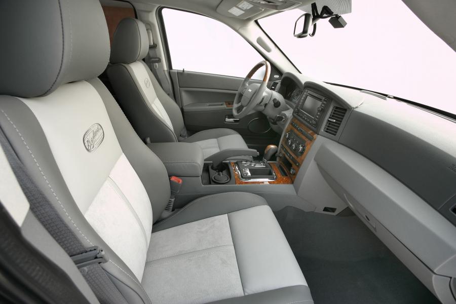  Jeep Grand Cherokee 2005 года  (фото 10 из 133)